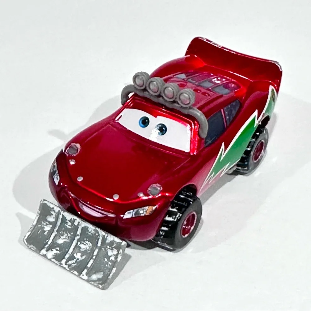 Disney Cars Winter Lightning McQueen w/ Snow Plow Die-cast Mattel